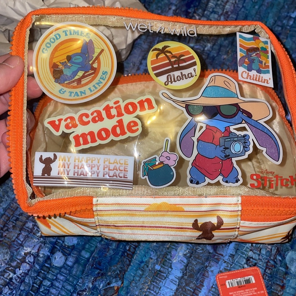 Wet n Wild Disney’s Stitch Travel Cosmetic Bag - Picture 6 of 9